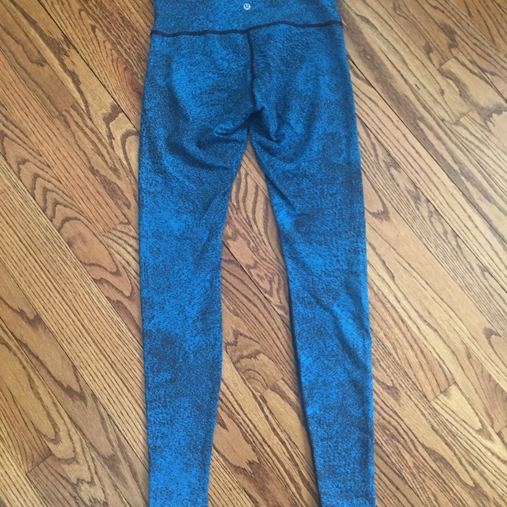 Lululemon blue pants with black speckle
